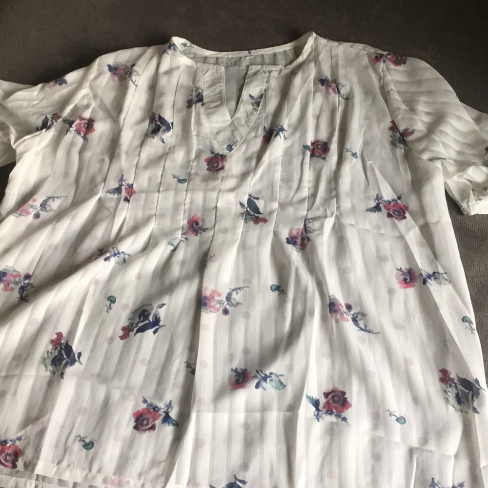 Cute blouse